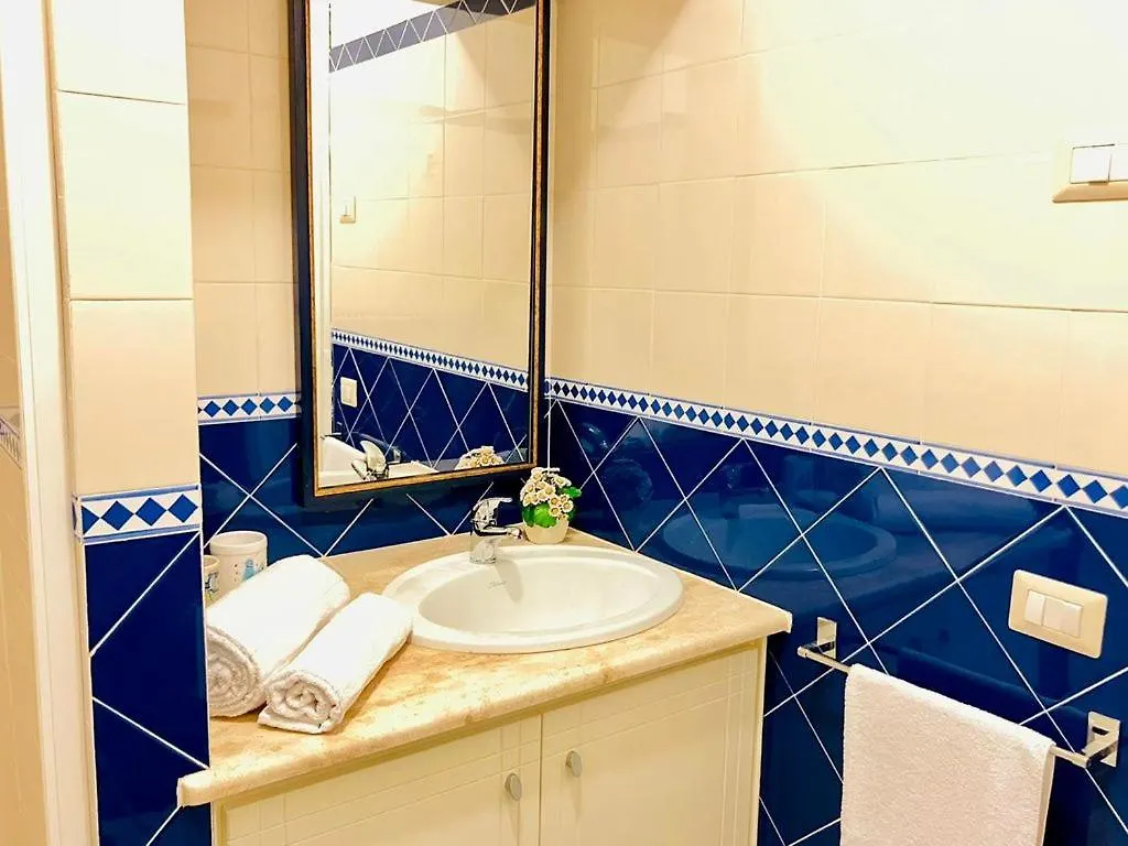 Villetta Con Piscina E Ampio Giardino Stintino